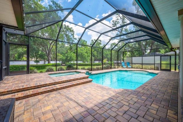 2221 VALRICO FOREST DRIVE, Valrico, FL 33594