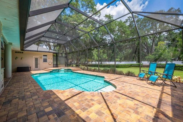 2221 VALRICO FOREST DRIVE, Valrico, FL 33594