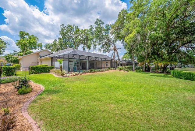 2221 VALRICO FOREST DRIVE, Valrico, FL 33594