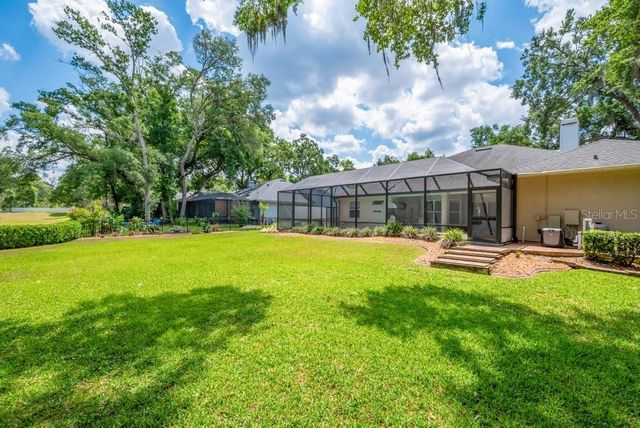 2221 VALRICO FOREST DRIVE, Valrico, FL 33594