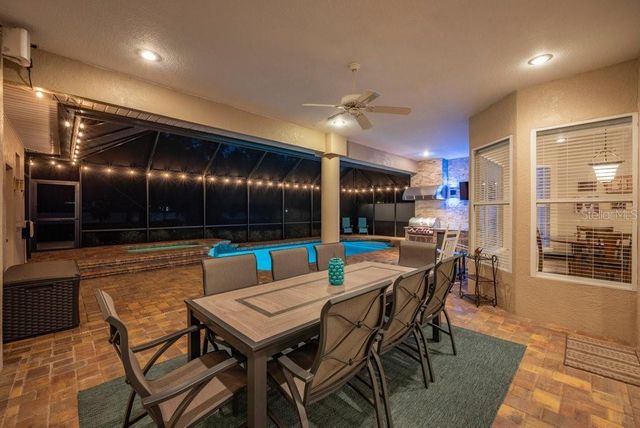 2221 VALRICO FOREST DRIVE, Valrico, FL 33594