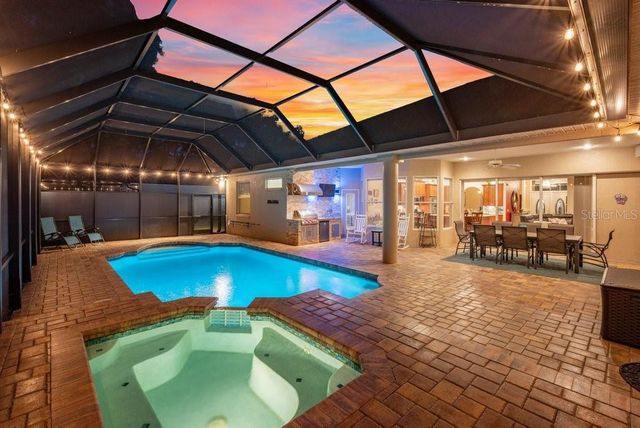 2221 VALRICO FOREST DRIVE, Valrico, FL 33594