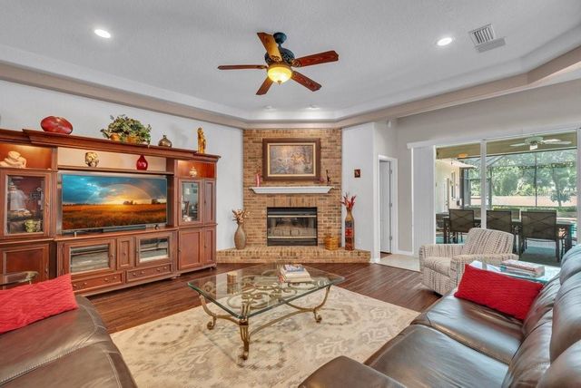 2221 VALRICO FOREST DRIVE, Valrico, FL 33594