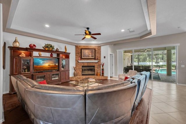 2221 VALRICO FOREST DRIVE, Valrico, FL 33594