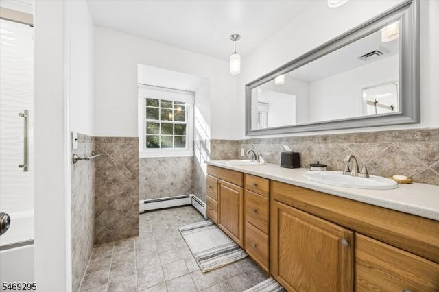 48 Greenrale Ave, Wayne Twp., NJ 07470