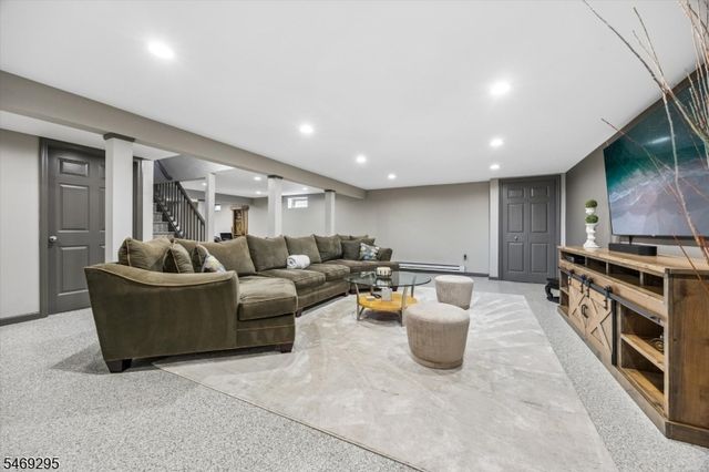 48 Greenrale Ave, Wayne Twp., NJ 07470