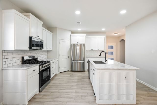 3505 Wood Oak Drive, Balch Springs, TX 75180