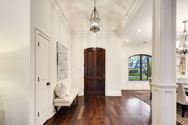 704 W CLOVER DR, Memphis, TN 38120