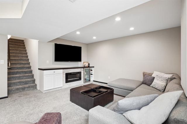 1255 Partridge Lane, Waterloo, IA 50701