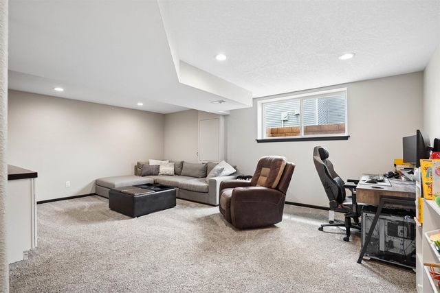 1255 Partridge Lane, Waterloo, IA 50701