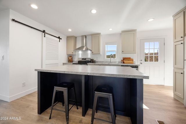 13271 E Courtney Lane, Mayer, AZ 86333