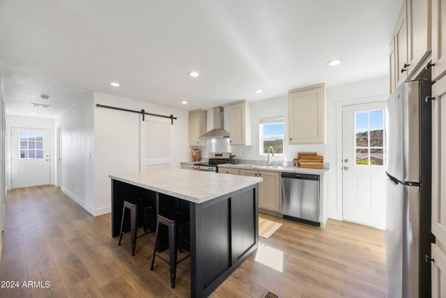 13271 E Courtney Lane, Mayer, AZ 86333