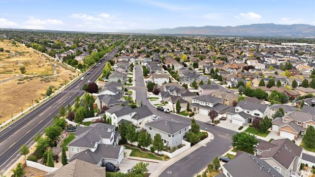 10982 S KELSO DUNE DR, South Jordan, UT 84009