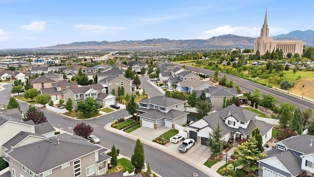10982 S KELSO DUNE DR, South Jordan, UT 84009
