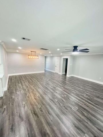 12122 Chimney Rock Road, Houston, TX 77035