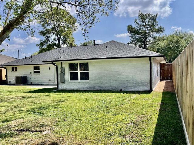 12122 Chimney Rock Road, Houston, TX 77035