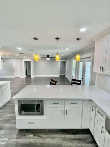 12122 Chimney Rock Road, Houston, TX 77035