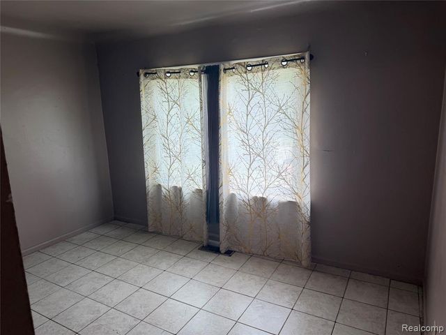 4176 Walnut Street, Inkster, MI 48141