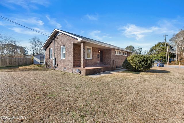 605 Henderson Drive, Jacksonville, NC 28540