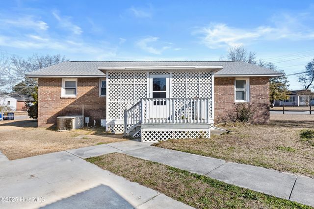 605 Henderson Drive, Jacksonville, NC 28540
