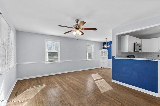 605 Henderson Drive, Jacksonville, NC 28540
