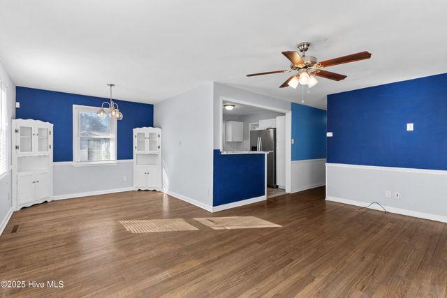 605 Henderson Drive, Jacksonville, NC 28540