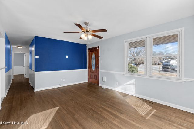 605 Henderson Drive, Jacksonville, NC 28540