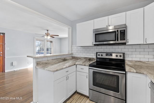 605 Henderson Drive, Jacksonville, NC 28540