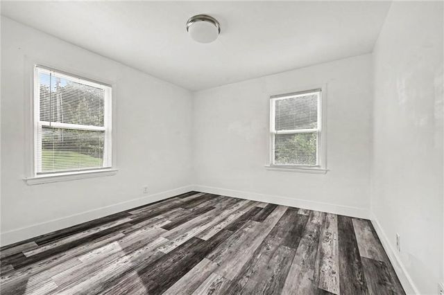 4013 valley Way, Independence, MO 64052