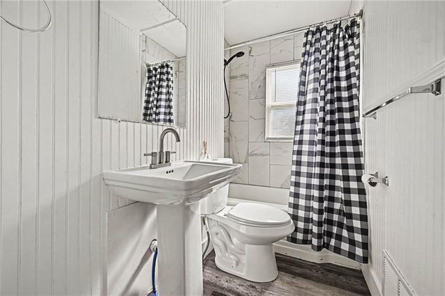 4013 valley Way, Independence, MO 64052