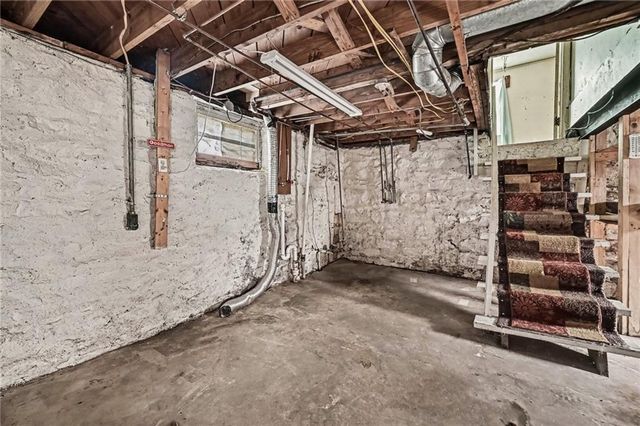4013 valley Way, Independence, MO 64052