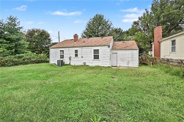 4013 valley Way, Independence, MO 64052