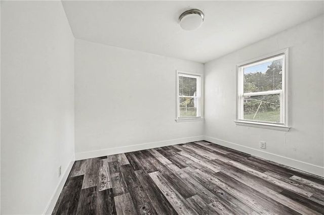 4013 valley Way, Independence, MO 64052