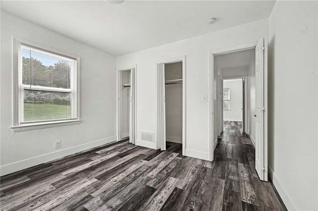 4013 valley Way, Independence, MO 64052