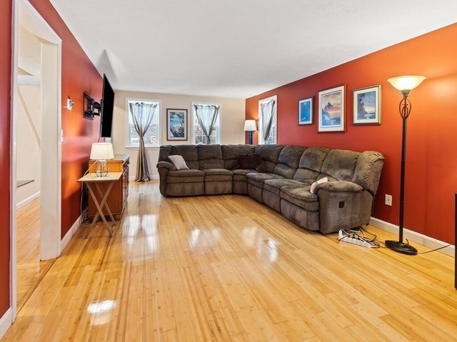 5 Shearson Dr, Shrewsbury, MA 01545