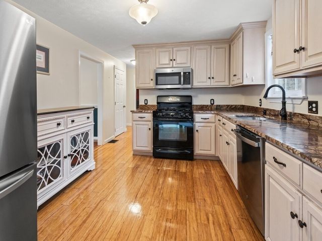 5 Shearson Dr, Shrewsbury, MA 01545