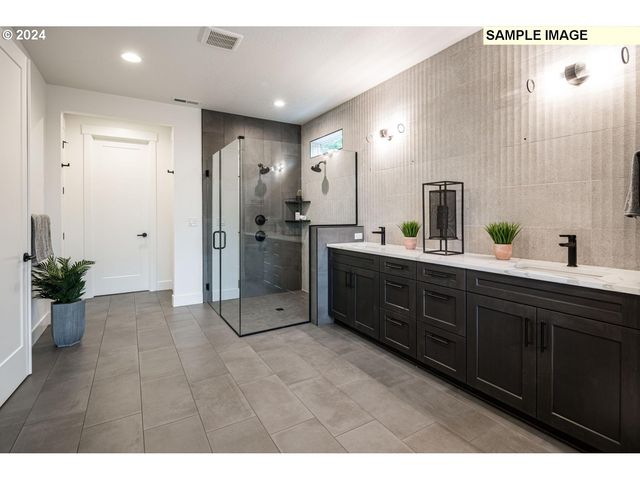 Ne Bell Rd, Newberg, OR 97132