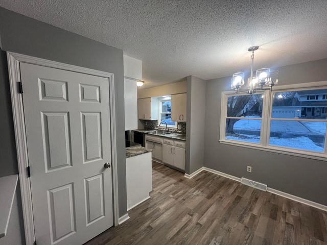 8941 48th Avenue N, New Hope, MN 55428