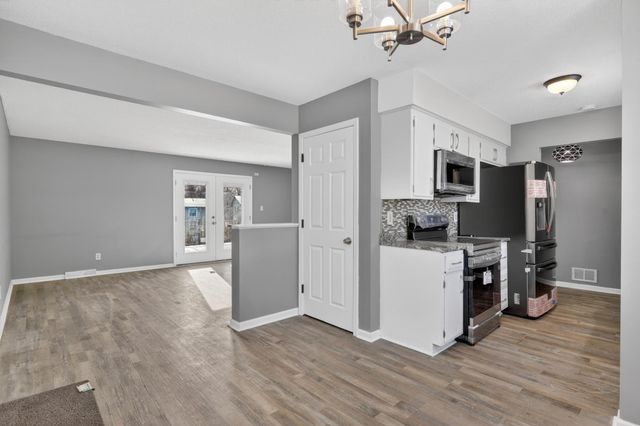 8941 48th Avenue N, New Hope, MN 55428