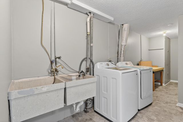 8941 48th Avenue N, New Hope, MN 55428