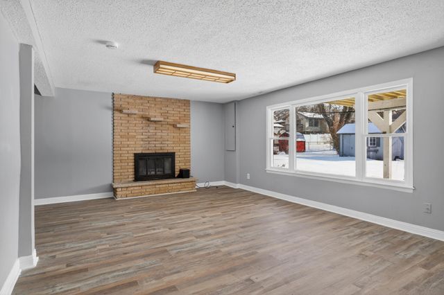 8941 48th Avenue N, New Hope, MN 55428