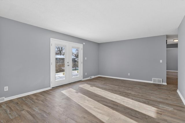 8941 48th Avenue N, New Hope, MN 55428