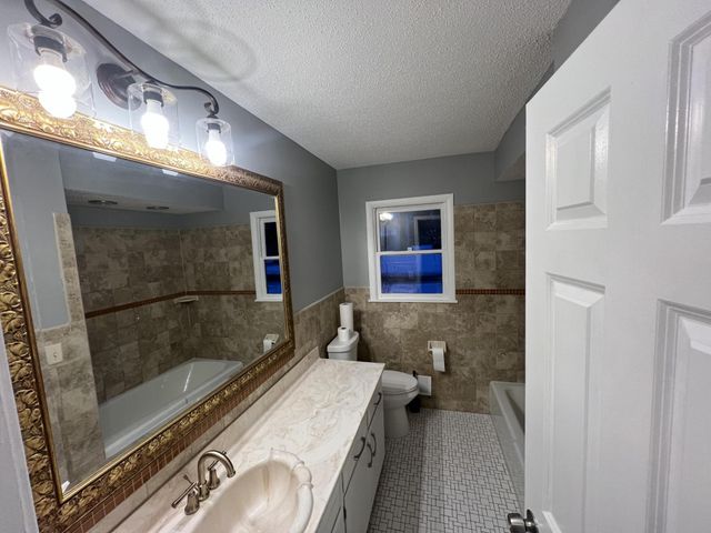 8941 48th Avenue N, New Hope, MN 55428