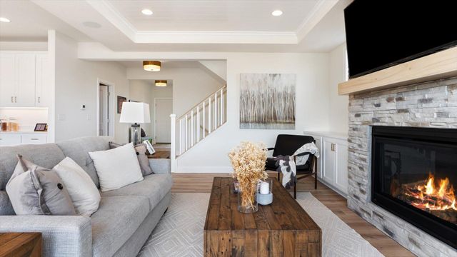 1969 S Lusitano Street, Shakopee, MN 55379