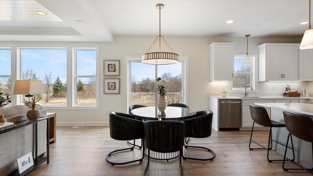 1969 S Lusitano Street, Shakopee, MN 55379