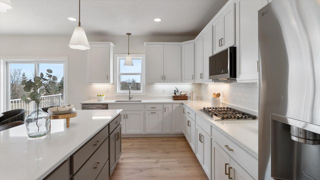 1969 S Lusitano Street, Shakopee, MN 55379