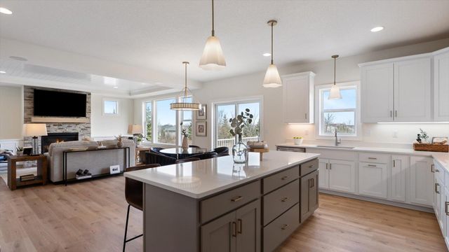 1969 S Lusitano Street, Shakopee, MN 55379