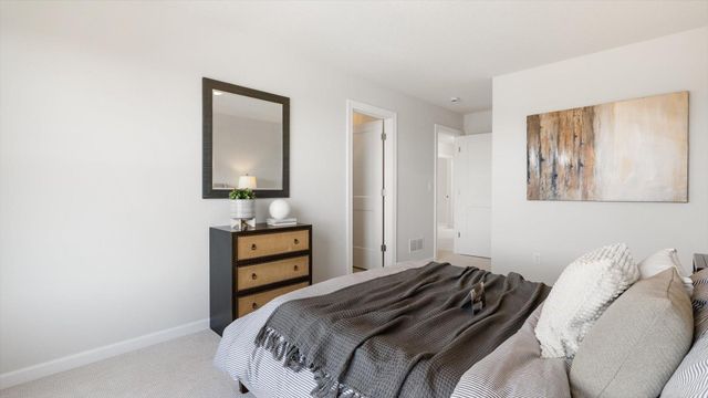 1969 S Lusitano Street, Shakopee, MN 55379