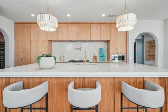 11947 Quincy Lane, Dallas, TX 75230