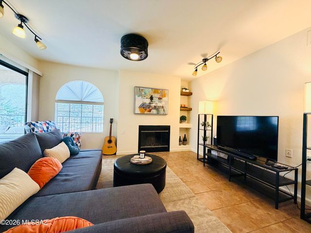 101 S Players Club Dr Apt 25101, Tucson, AZ 85745